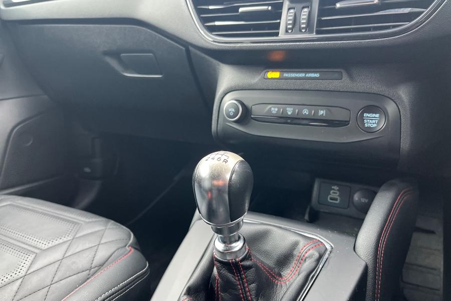Ford FOCUS Photo autoimg-e6a9f3e351186b74cc8ad8779394518da23a07ea.jpg