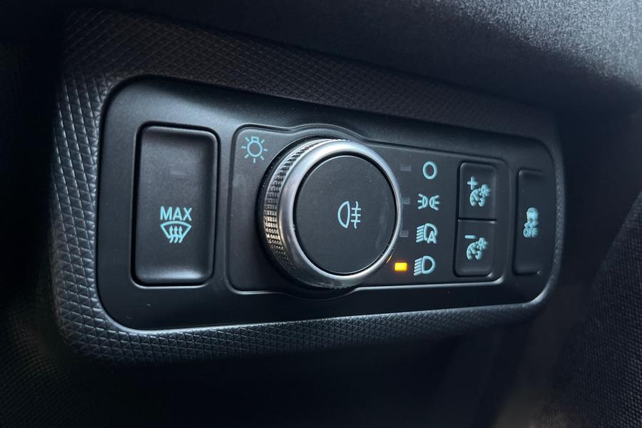Ford MUSTANG MACH-E Photo autoimg-e6aab2b0228c5c891168be3242e20912583f45f5.jpg