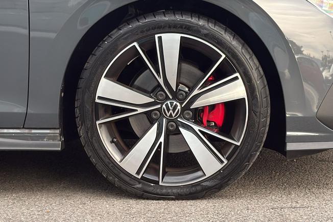 VOLKSWAGEN Golf Photo 5
