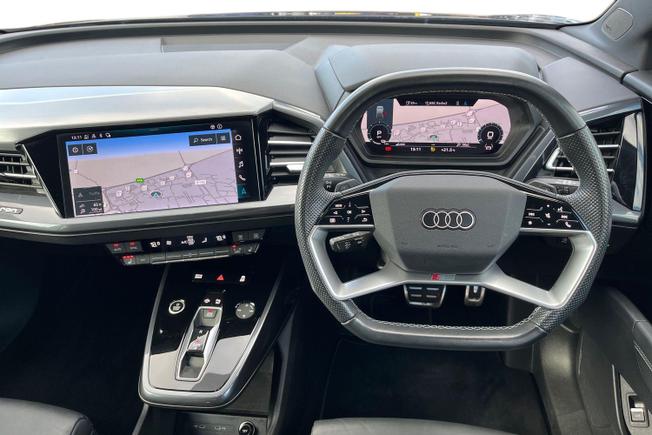 AUDI Q4 e-tron Photo 11