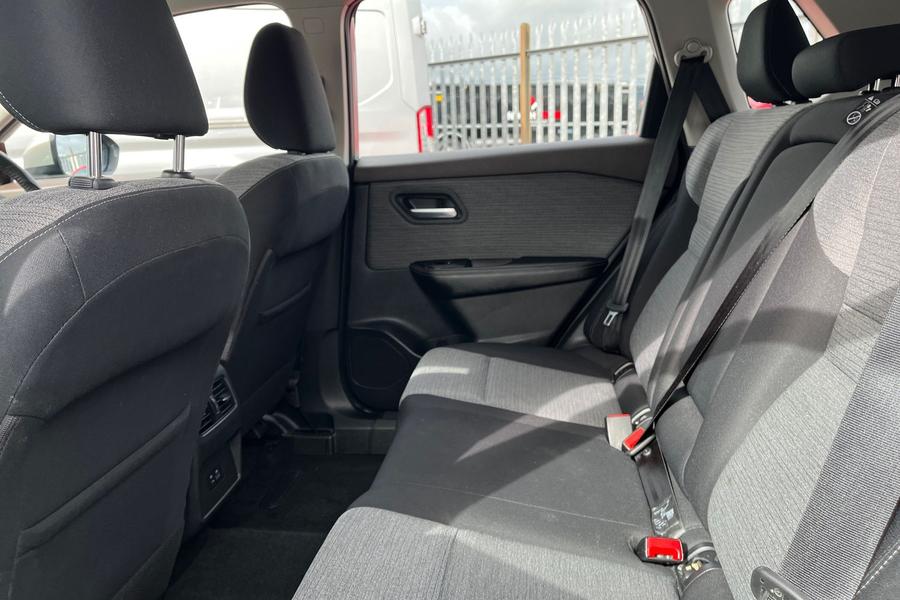 Nissan X-TRAIL Photo autoimg-e6b33a92270aae1d68c24ad732c474770cb2a67b.jpg