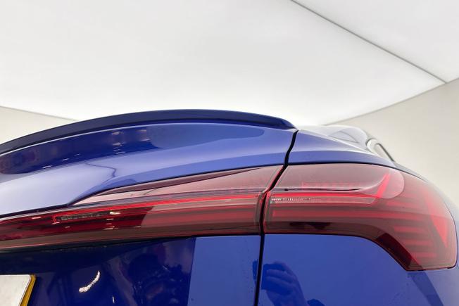 AUDI Q8 E-Tron Photo 18
