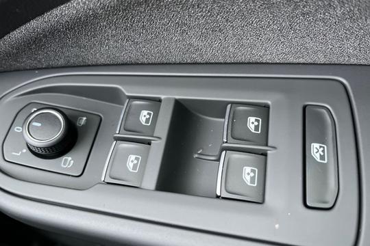 Volkswagen Golf Photo autoimg-e6b79fe47d3ef8ddb6a8fb15c47eace3182e1ddd.jpg