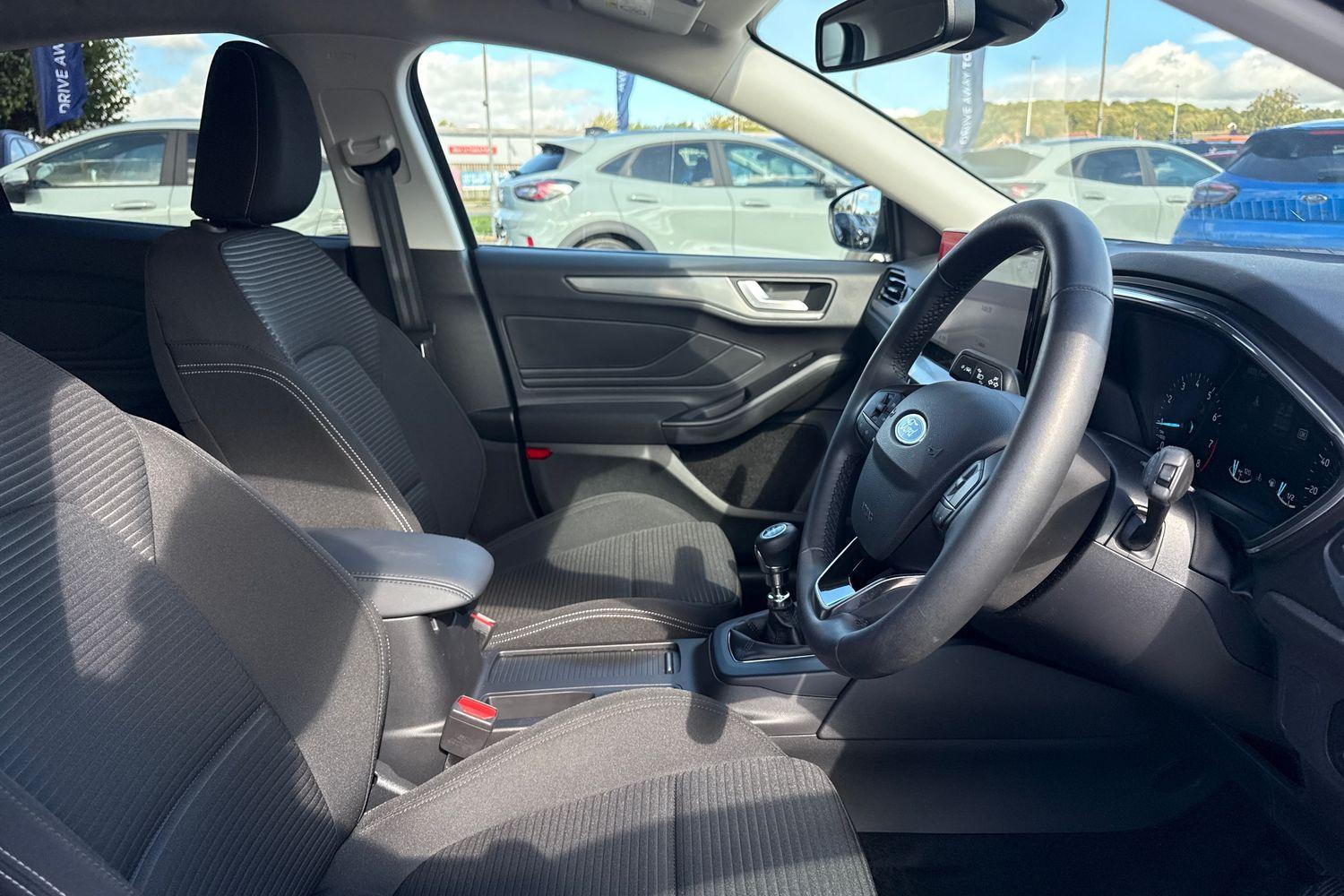 Ford FOCUS Photo 16