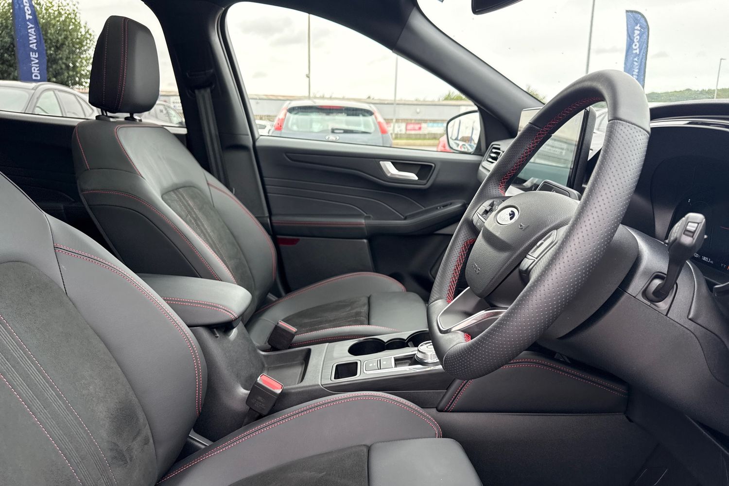 Ford KUGA Photo 16