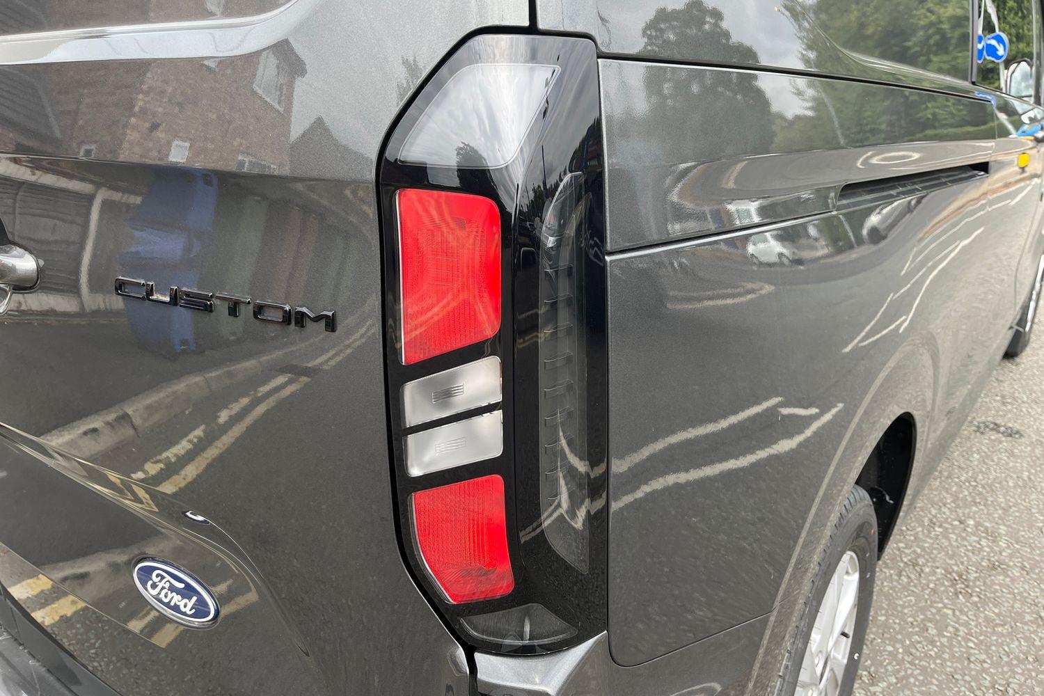 Ford TRANSIT CUSTOM Photo 40