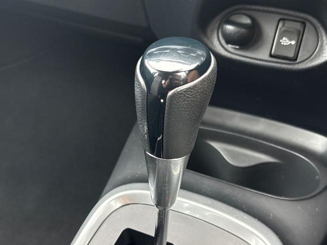 TOYOTA Yaris Photo 55