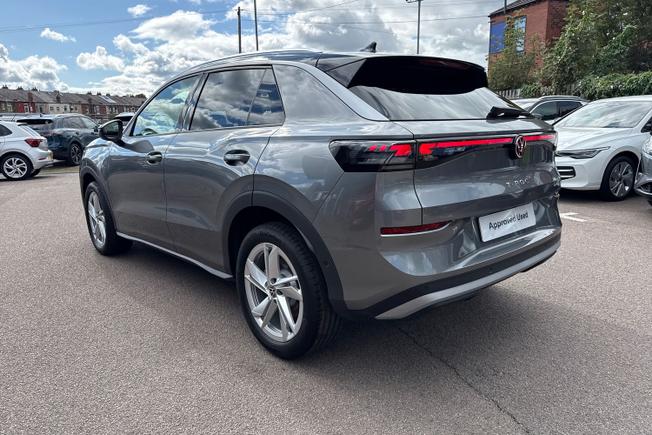 VOLKSWAGEN T-Roc Photo 23