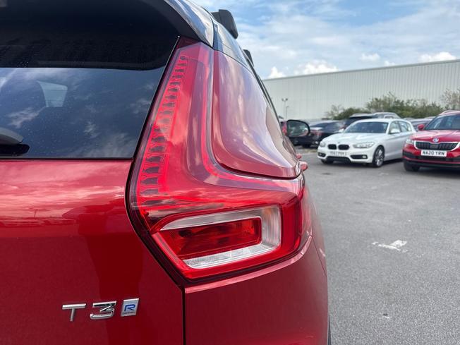VOLVO Xc40 Photo 18