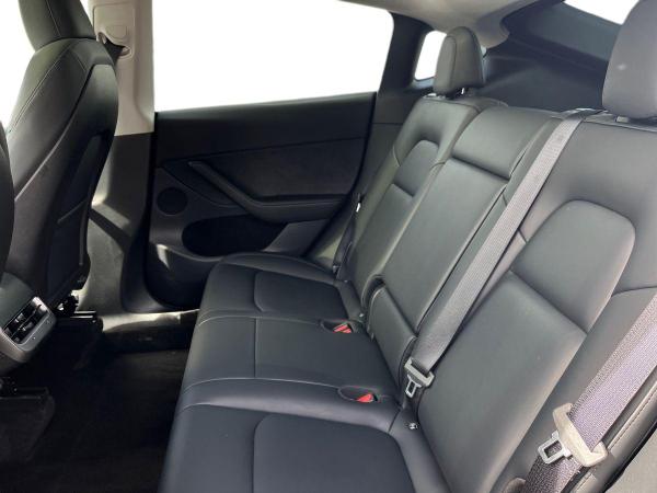 TESLA Model Y Photo autoimg-e6d3d0c73775d684e6eae086eeda0280493fc78d.jpg