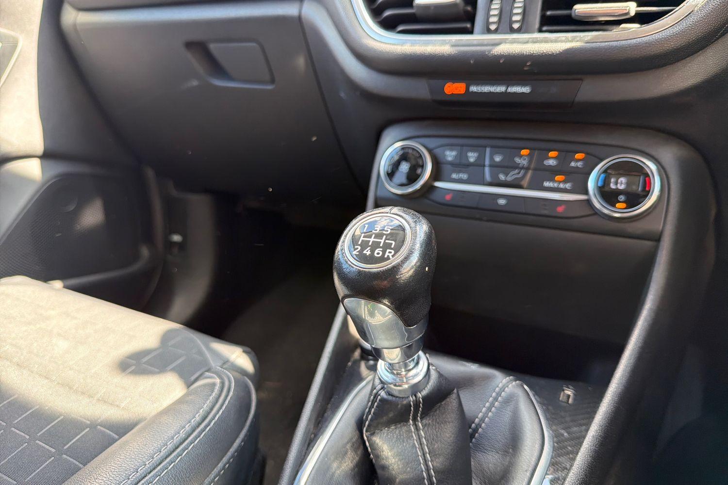 Ford FIESTA Photo 35