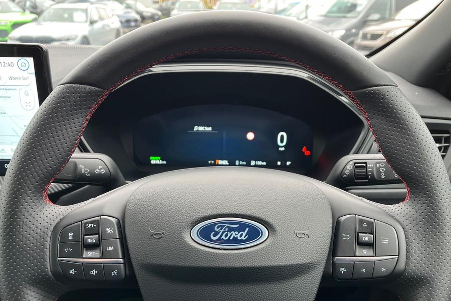 Ford Kuga Photo autoimg-e6d8c2a4f671bc566831f8ff0413dbd4ef1ac698.jpg