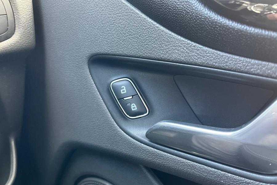 Ford TRANSIT CUSTOM Photo autoimg-e6ddad00a0cd05f5fa5b633896768aeb96702f38.jpg