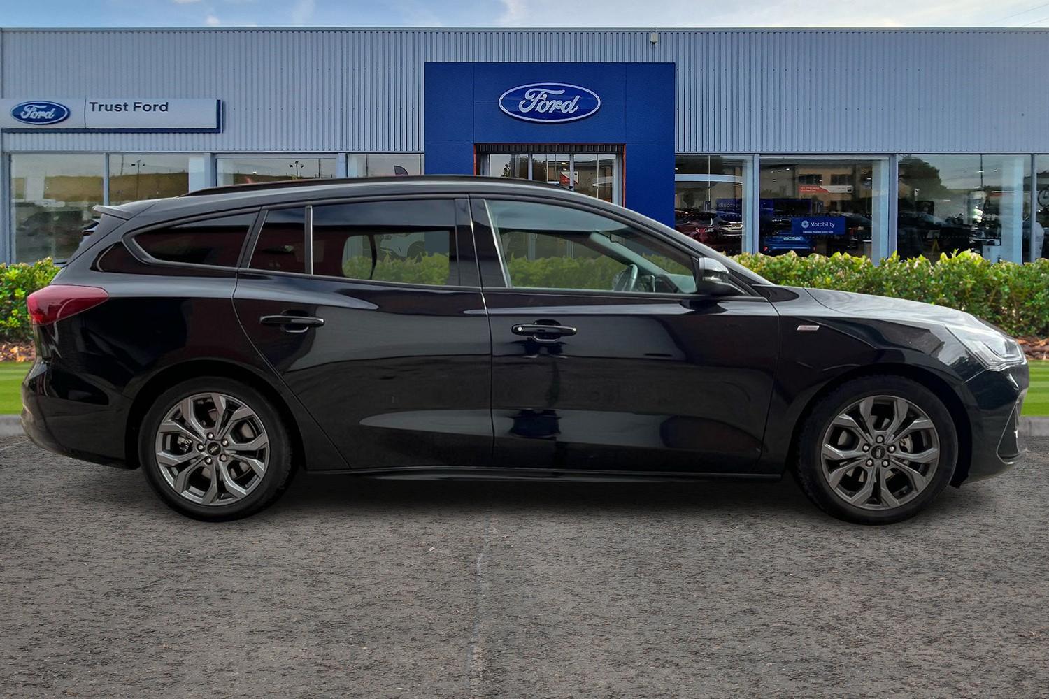 Ford Focus Photo 2