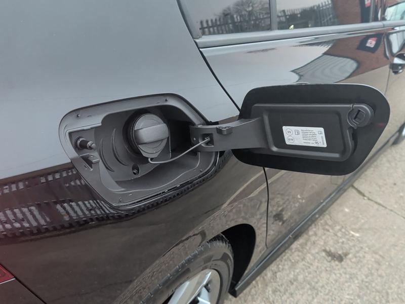 Used Volkswagen Golf NX71ULO 31