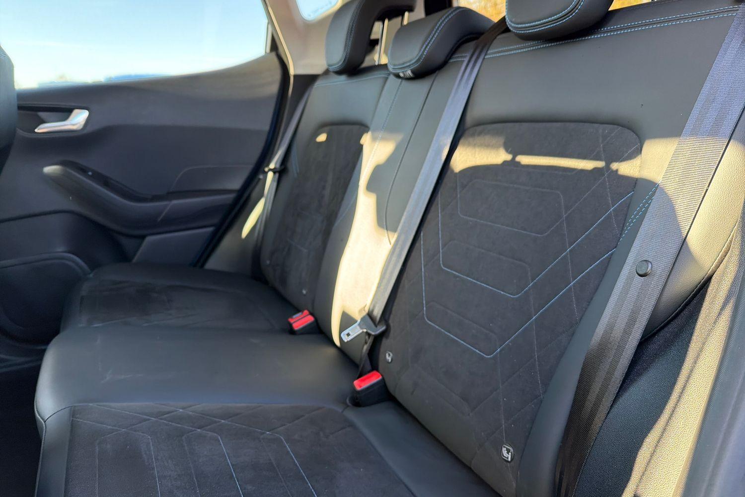 Ford FIESTA Photo 19