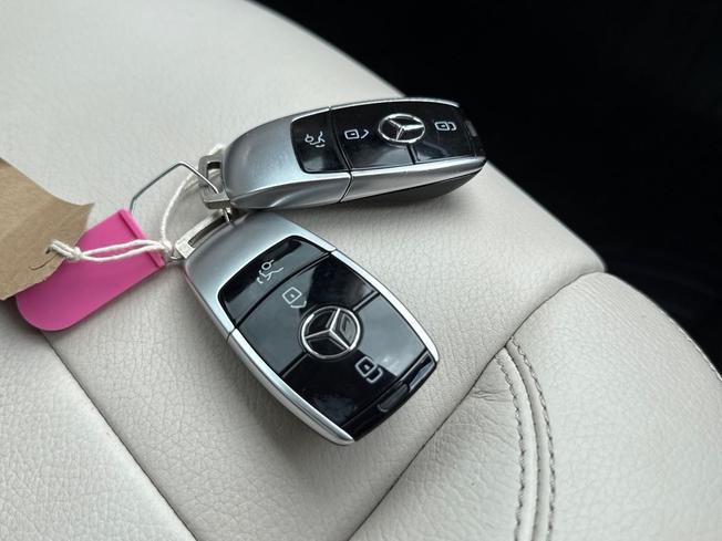 MERCEDES-BENZ E Class Photo 44