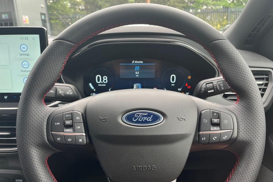 Ford FOCUS Photo autoimg-e6ece6db0bc6b151606ba62581a9ebe2b16ee959.jpg