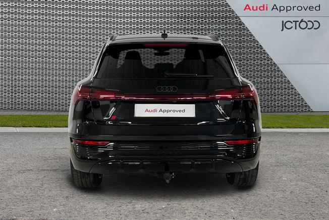 Audi Q8 E-Tron Photo 7