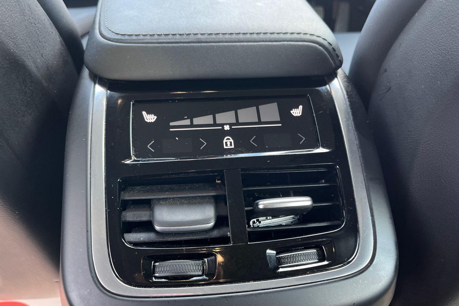Volvo XC60 Photo 36