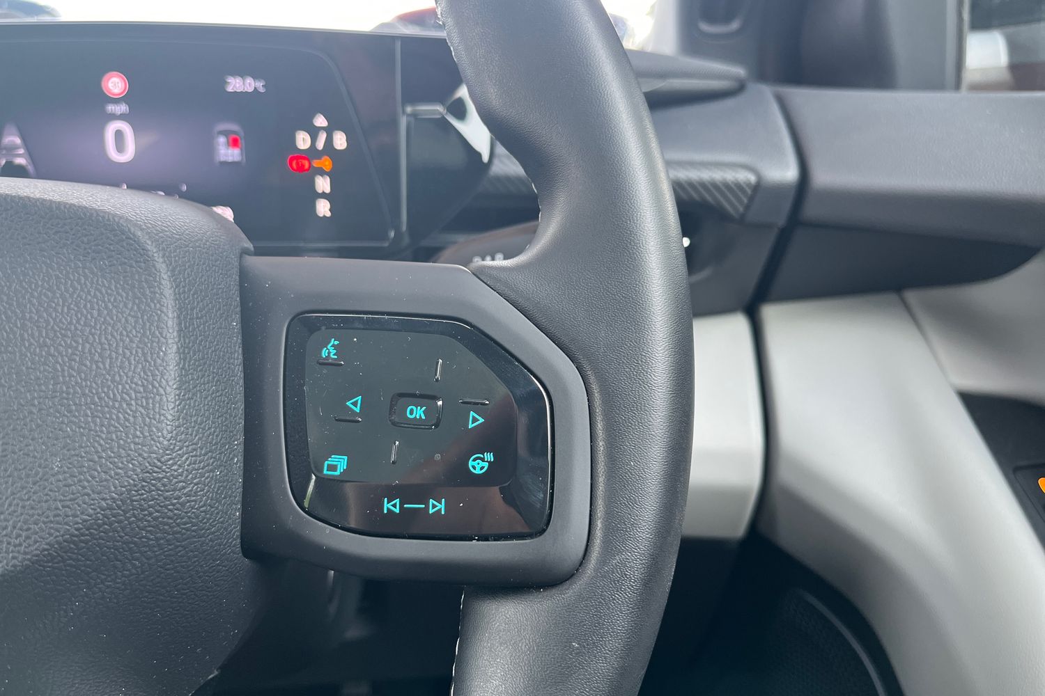 Ford Explorer Photo 32