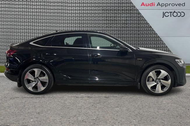 AUDI e-tron Photo 4