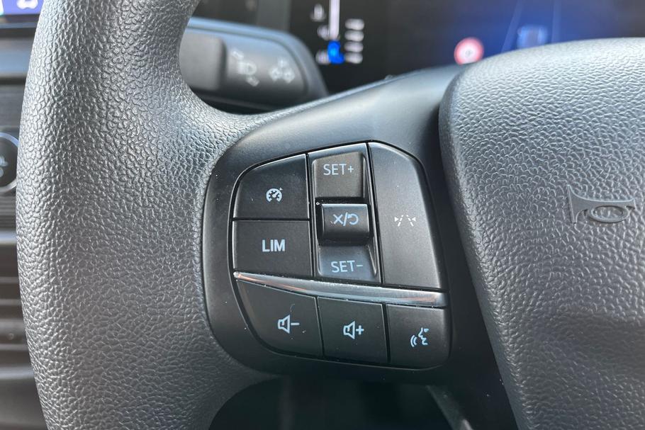 Used Ford TRANSIT COURIER 9