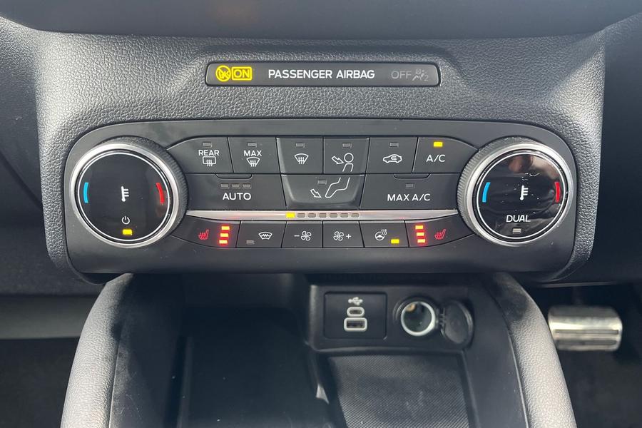 Ford Kuga Photo autoimg-e6ffc987bbe3fdfb96dbe05b31a1ffeccaea7b3a.jpg