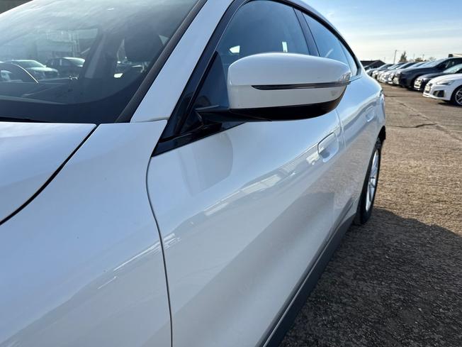 BMW I4 Photo 28