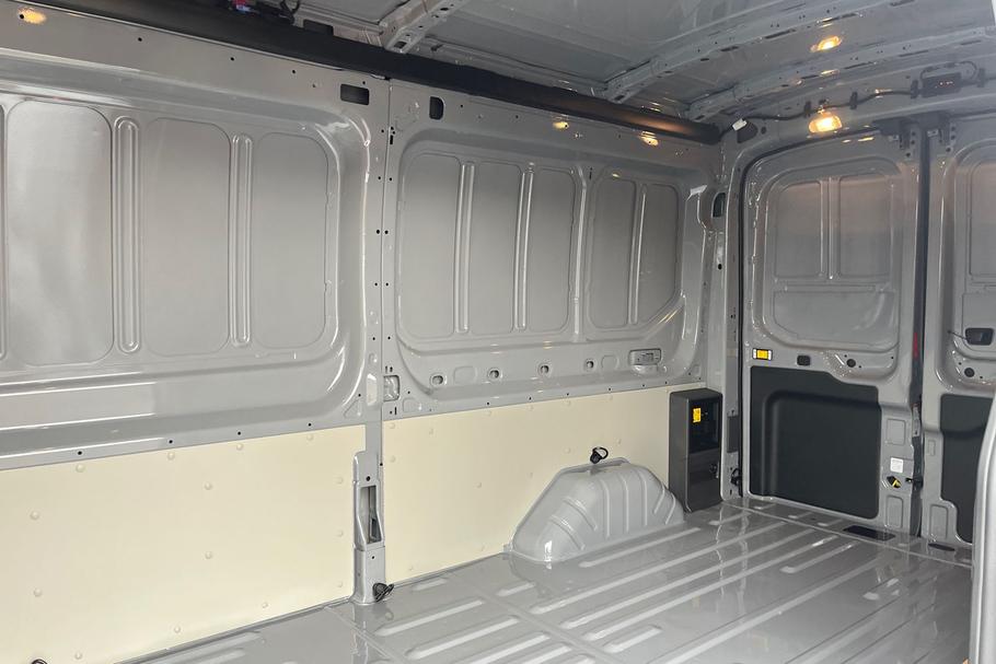 Used Ford E-TRANSIT 5