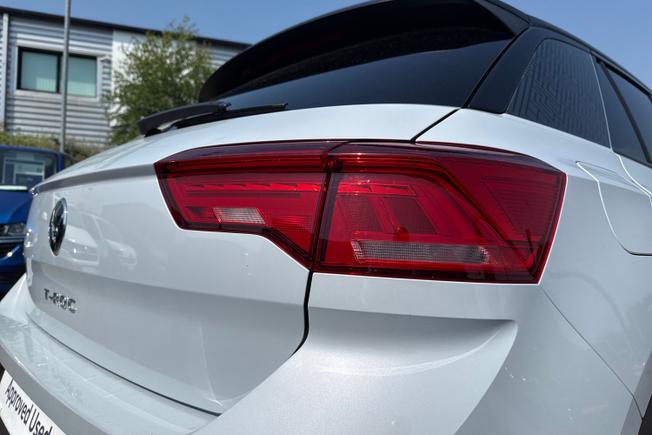 VOLKSWAGEN T-Roc Photo 18