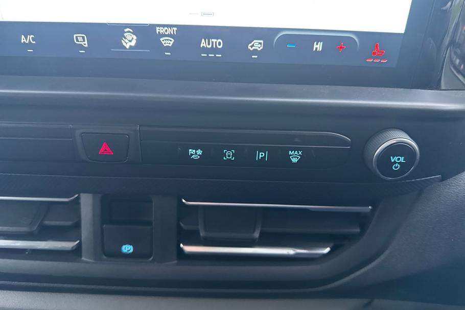 Used Ford TRANSIT CUSTOM WP25YZV 32