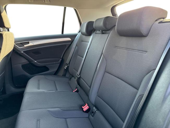 VOLKSWAGEN Golf Photo 9