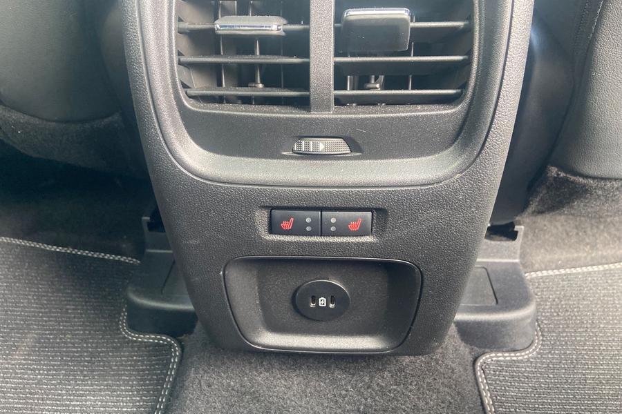Ford KUGA Photo autoimg-e7111d9ca5ef3570559399ab69c1c2f9e8f97260.jpg
