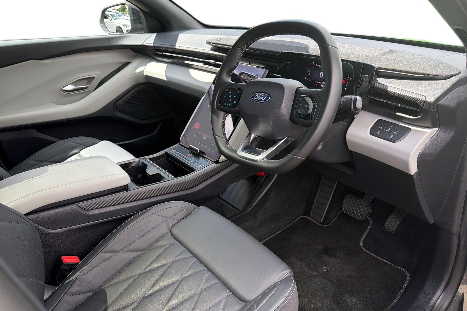 Ford Explorer Photo 8