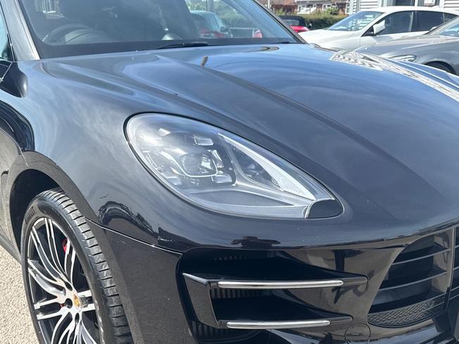 PORSCHE Macan Photo 19