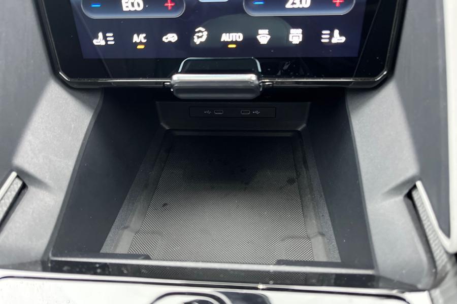 Ford Explorer Photo autoimg-e719e7853cc578718f284f3de4d654a9438d5c99.jpg