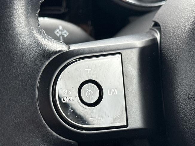 MINI Hatch Photo 16