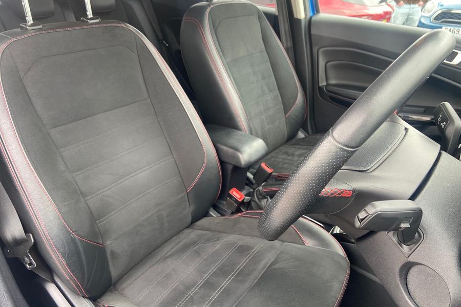 Ford ECOSPORT Photo autoimg-e71f3fa85f72bd29581abbc1ae25a4008ee0768a.jpg