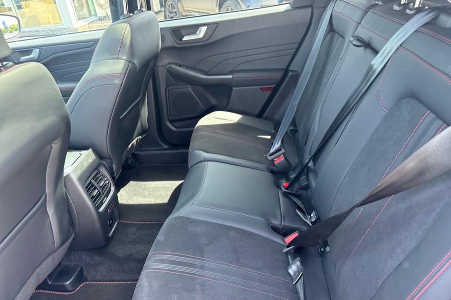 Ford KUGA Photo autoimg-e72366f5e6f49b2ec1b9a68edb63bacf997e10ce.jpg