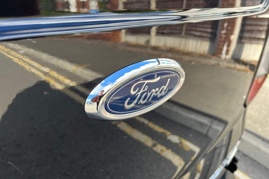 Ford TRANSIT CONNECT Photo autoimg-e723733a324aa8d4debf03ec1000e5f7a964687f.jpg