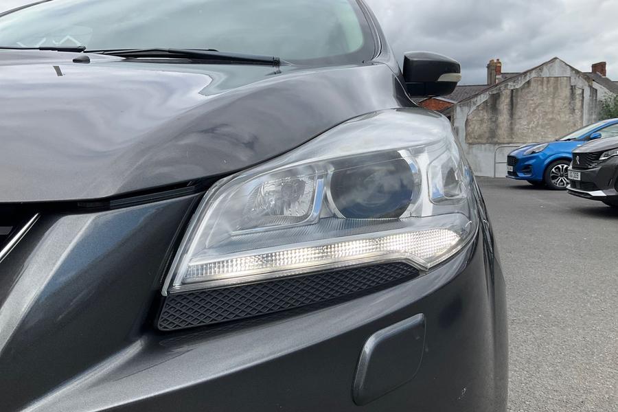 Ford KUGA Photo autoimg-e725c125c68c7f6e2b2d67fd1cebfc01c03b81cb.jpg