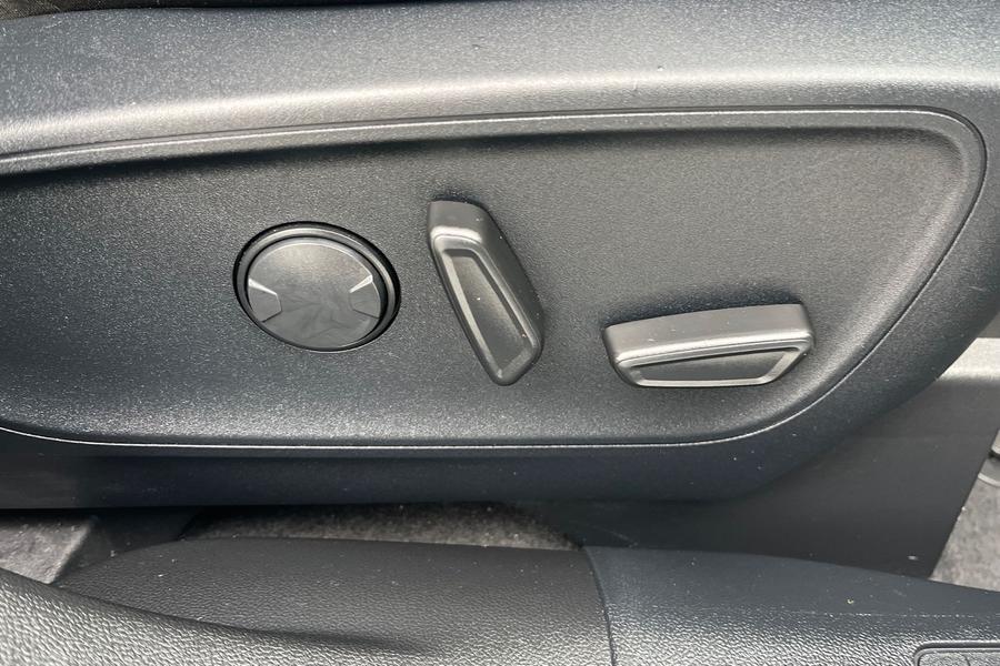 Ford Kuga Photo autoimg-e729012ec98aa77bffab55a0a58d1d4729bea03e.jpg