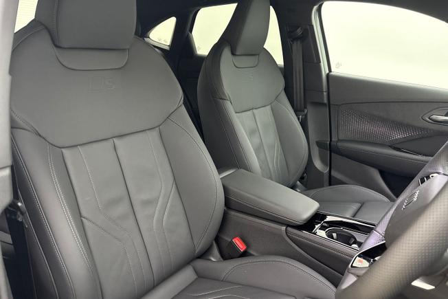 AUDI Q3 Photo 22
