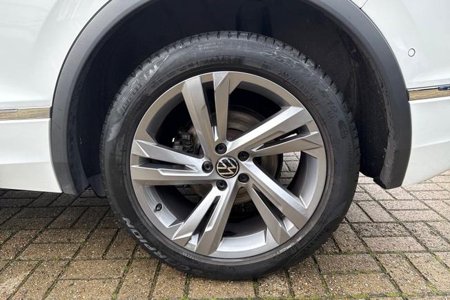 VOLKSWAGEN Tiguan Photo 28