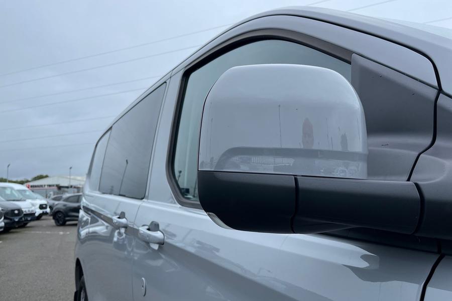 Ford TRANSIT CUSTOM Photo autoimg-e731c1b88957b16523d0cbfa01e16b6ebd455fbe.jpg