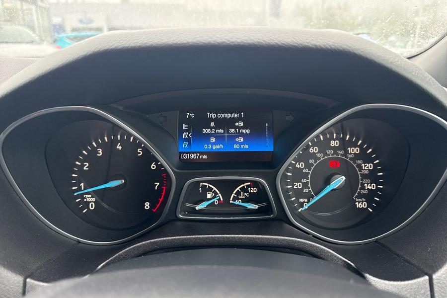 Ford Focus Photo autoimg-e735d09e61240674384c0ef5a4acd44fb1203961.jpg