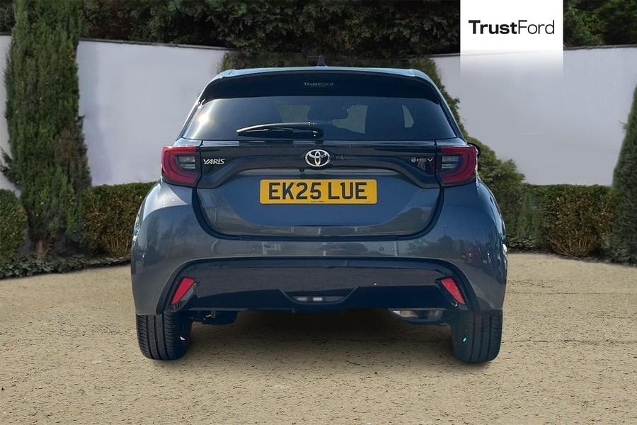Toyota YARIS Photo autoimg-e736584271dddbea730181ab949ab9a187914dae.jpg