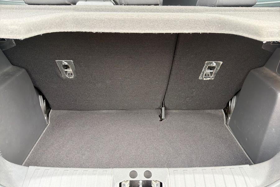 Ford KA+ Photo autoimg-e73a0cdc34b4f431f3ed688a9d509bcf8d0a59b2.jpg