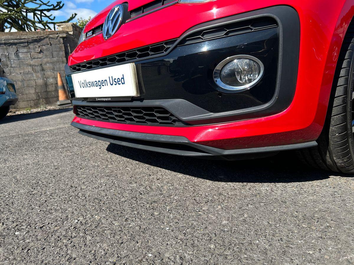 Volkswagen up! Photo autoimg-e73cecc87f98c332026f2f109b844cb6b5976905.jpg